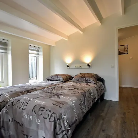 Modern In With Terrace Apartamento Aerdt